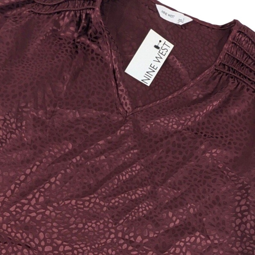 Nine West Womens Burgundy Leopard Jacquard Satin V-Neck Blouse Top Large RN73277